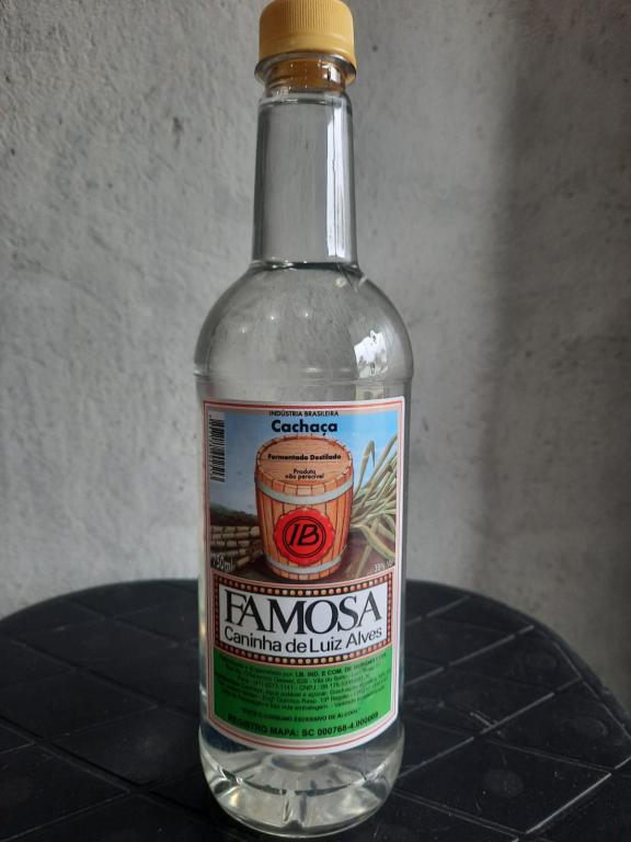 Cachaca Famosa Pet Peroba