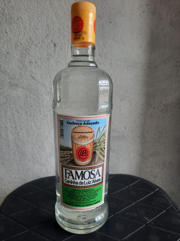 Cachaca Famosa 6x900ml Vidro Peroba