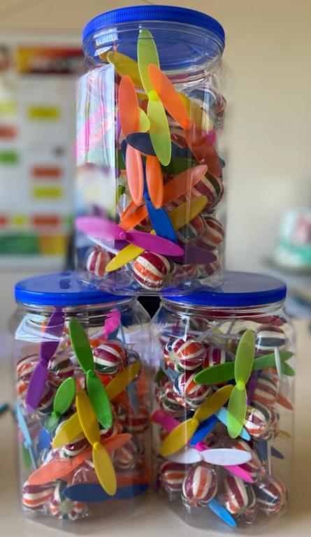 PIRULITO FUMY COLORIDO C/ CATAVENTO C/30UN 400G