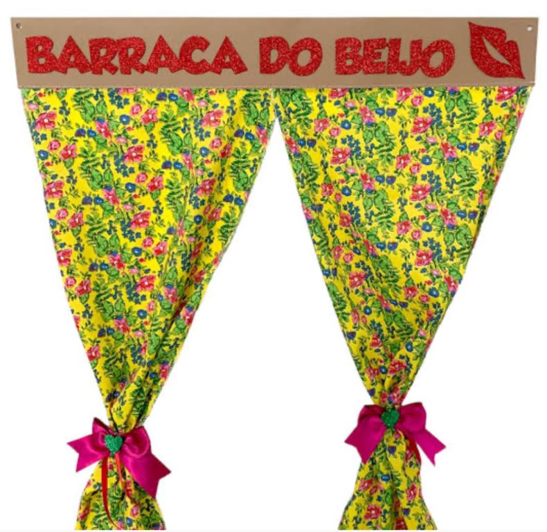 CORTINA BARRACA DO BEIJO