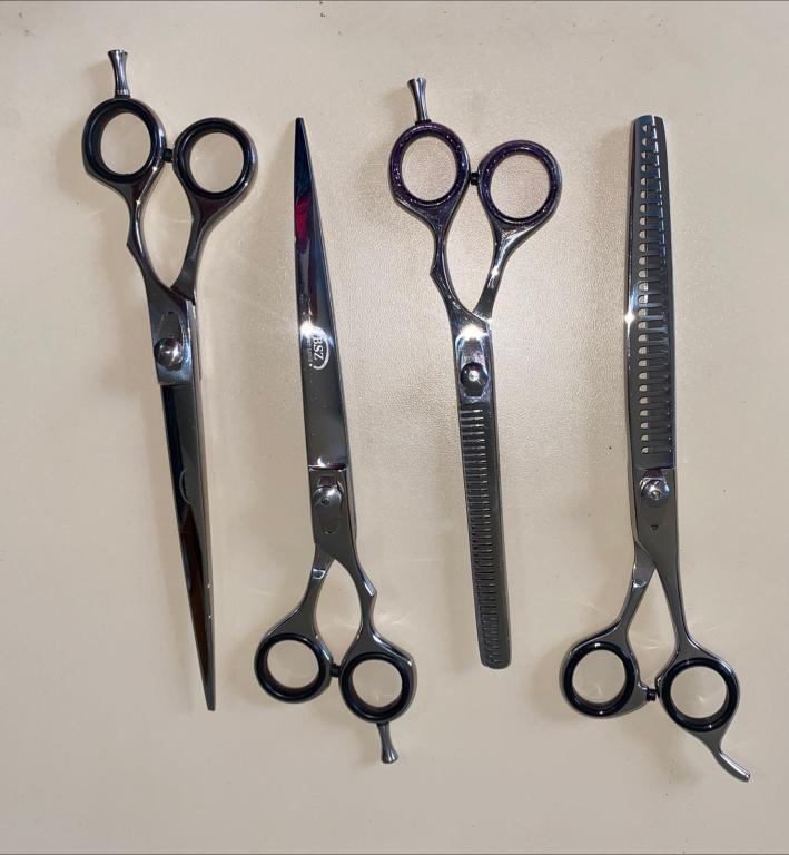 Kit de Tesouras 8 polegadas em Aço Inox BSZ c/ 4 Cor Preta (reta, curva, semi dentada, tubarão)