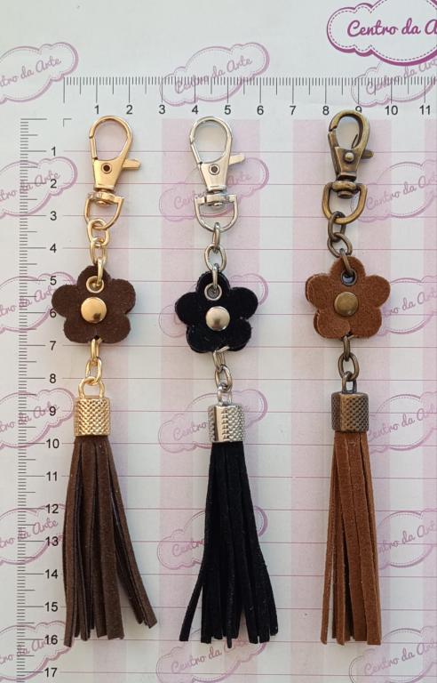 PINGENTE TASSEL FLOR COURO DOURADO