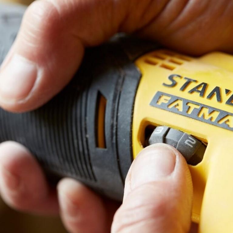 MULTIFERRAMENTA OSCILANTE 20V S/ BAT SCT500B-B3 STANLEY