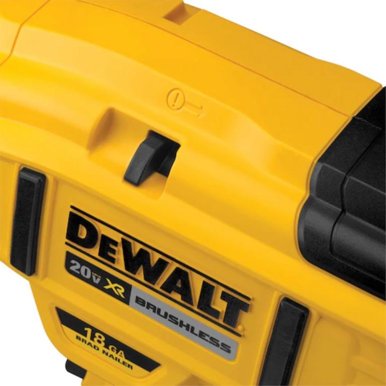 PINADOR 20V S/ BATERIA 18GA DCN680B DEWALT