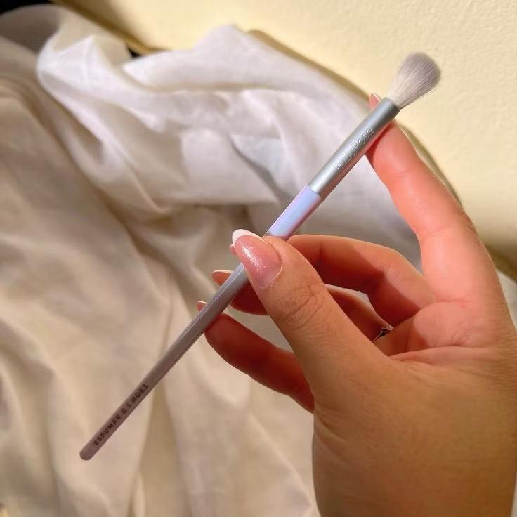 Ruby Rose Pincel Esfumar Holographic Tamanho:HBHOE1-M