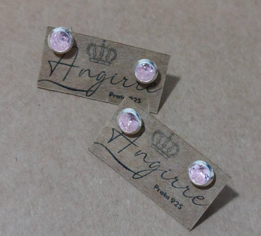 Brinco zirconia colors, 3 mm, cravacao inglesa de tarraxa
