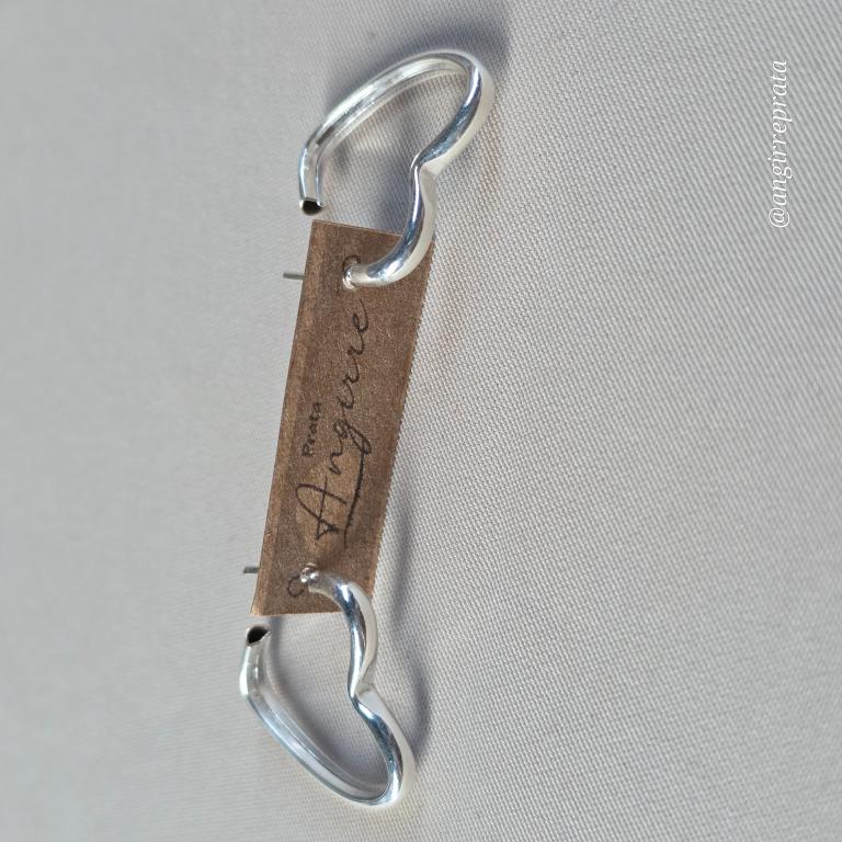 Brinco coração fio, tarraxa, tam 1,6 x 1,2 cm, prata925