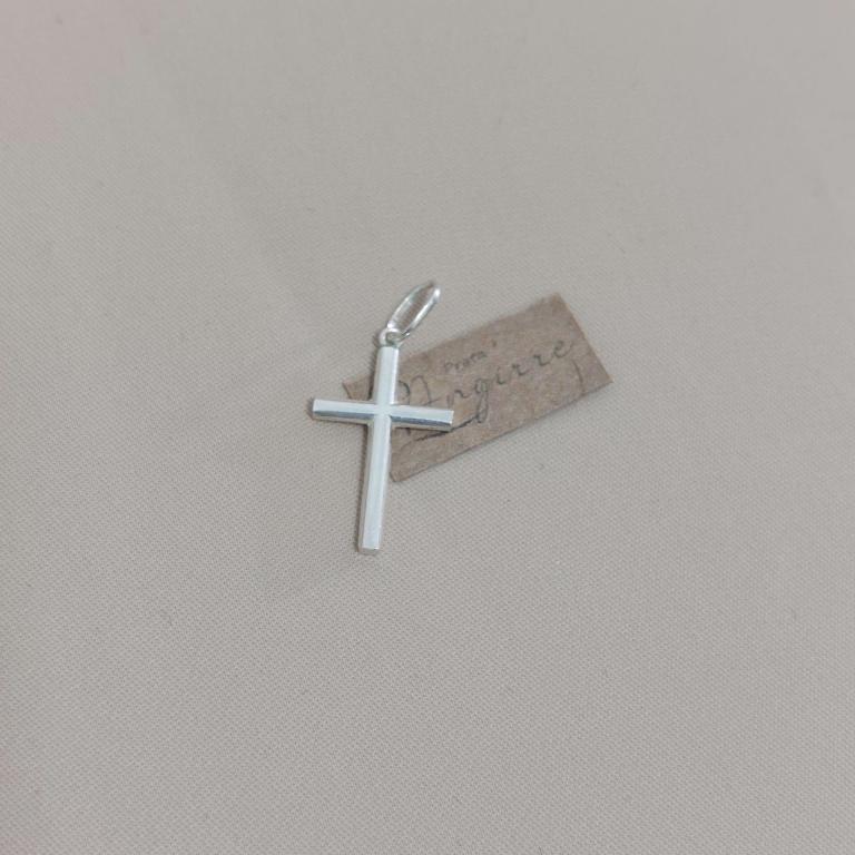 Pingente cruz palito sextavada, 2,0 x 1,0 cm