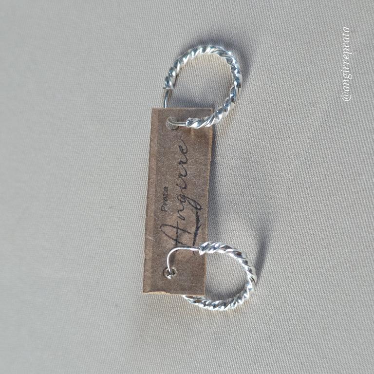 Brinco argola lisa fio quadrado, tam