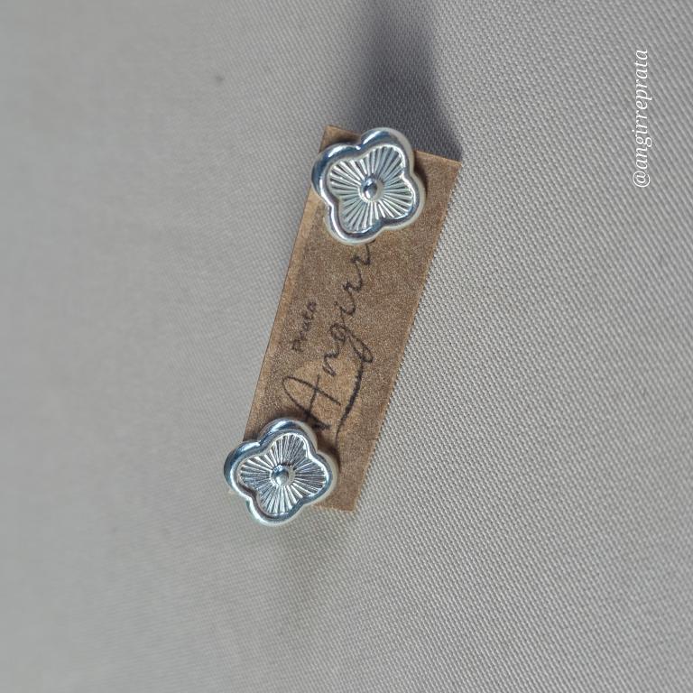 Brinco trevo, tarraxa, tam 1,0 x 1,0 cm,  prata925