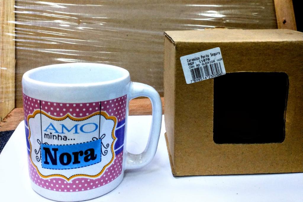 CANECA DE PORCELANA QUERIDA NORA UNI
