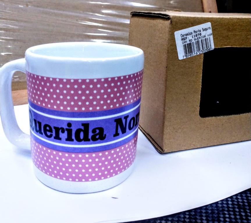 CANECA DE PORCELANA QUERIDA NORA UNI