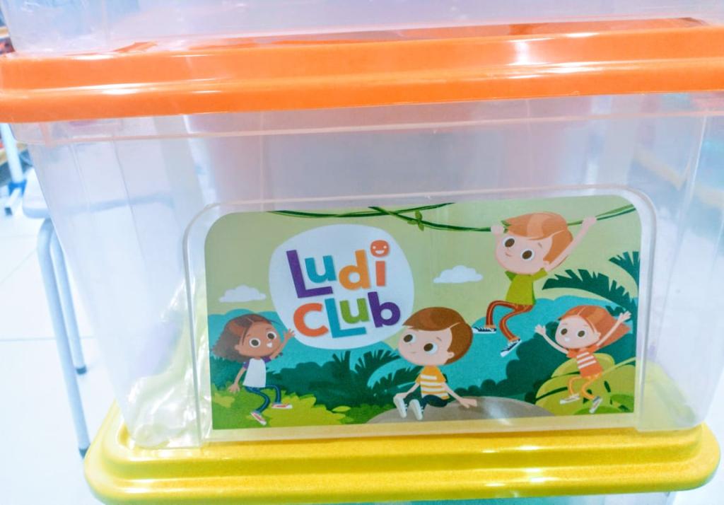 ORGANIZADOR COM TRAVAS COR INCOLRO INFANTIL 3 LITROS REF 9910 UNI