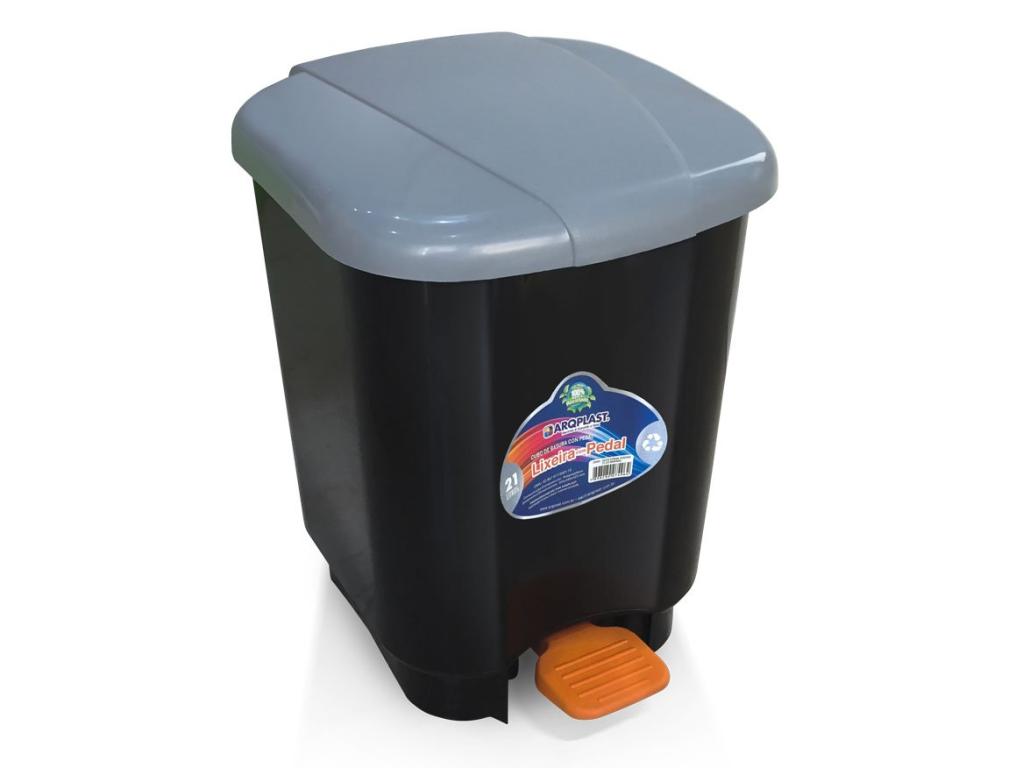 LIXEIRA COM PEDAL 21 LITROS PRETA UNI