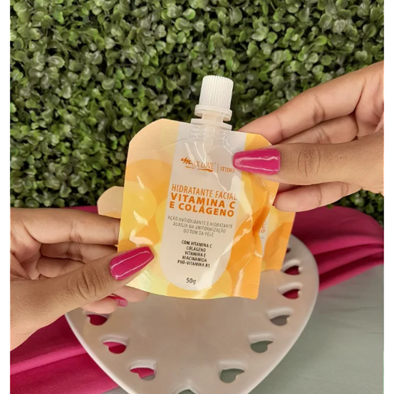 CREME HIDRATANTE FACIAL POUCH VITAMINA C E COLÁGENO 50G MAX LOVE
