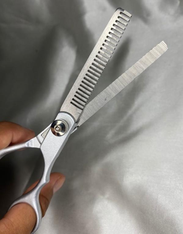 TESOURA PROFISSIONAL PARA CORTAR CABELO MEY