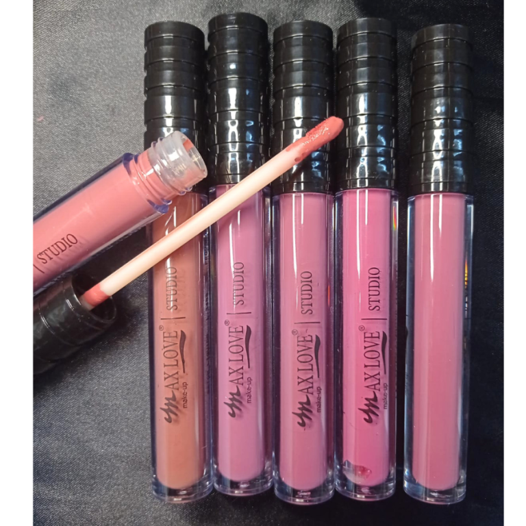 BATOM LÍQUIDO MATTE 12 HORAS VEGANO COR 700 AO 705 MAX LOVE BOX COM 48 UN