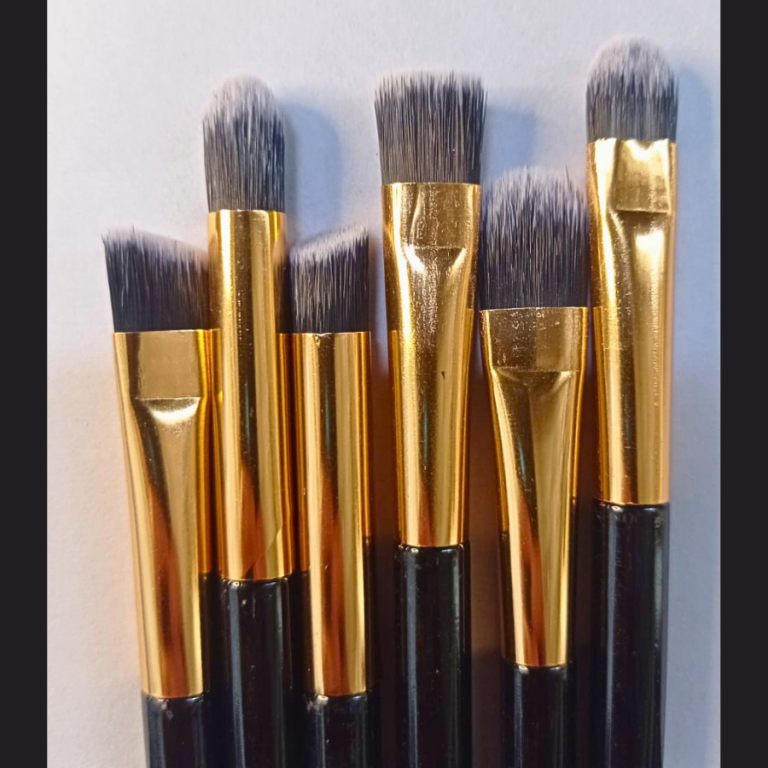 KIT PINCÉIS COM 6 PEÇAS PARA MAQUIAGEM