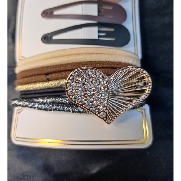 CARTELA TIC TAC E ELÁSTICO CABELO CORAÇÃO 12 PEÇAS