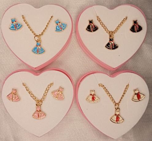 KIT COLAR E BRINCO INFANTIL VESTIDINHO