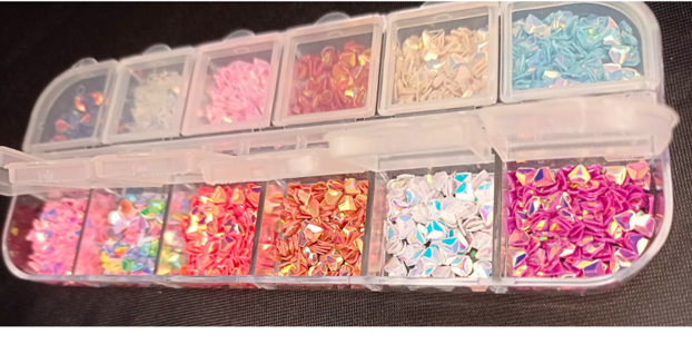 ENFEITE DE UNHA DIAMANTE