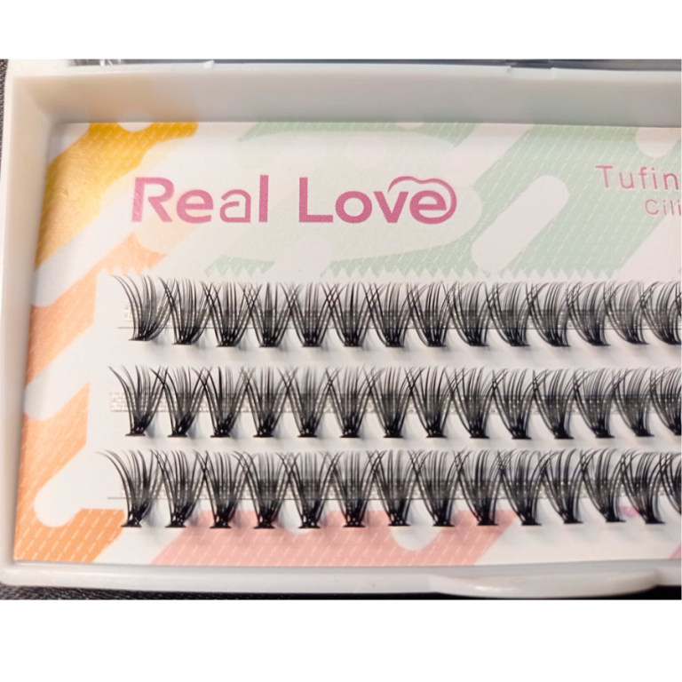 CARTELA DE CÍLIOS TUFINHOS SEM NÓ 30P 10MM 0.07D REAL LOVE BOX COM 10 UN