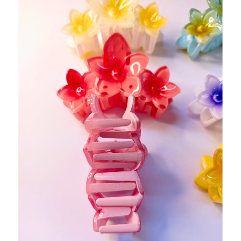 PIRANHA MÉDIA DE PLÁSTICO 3 FLORES 6,5 CM