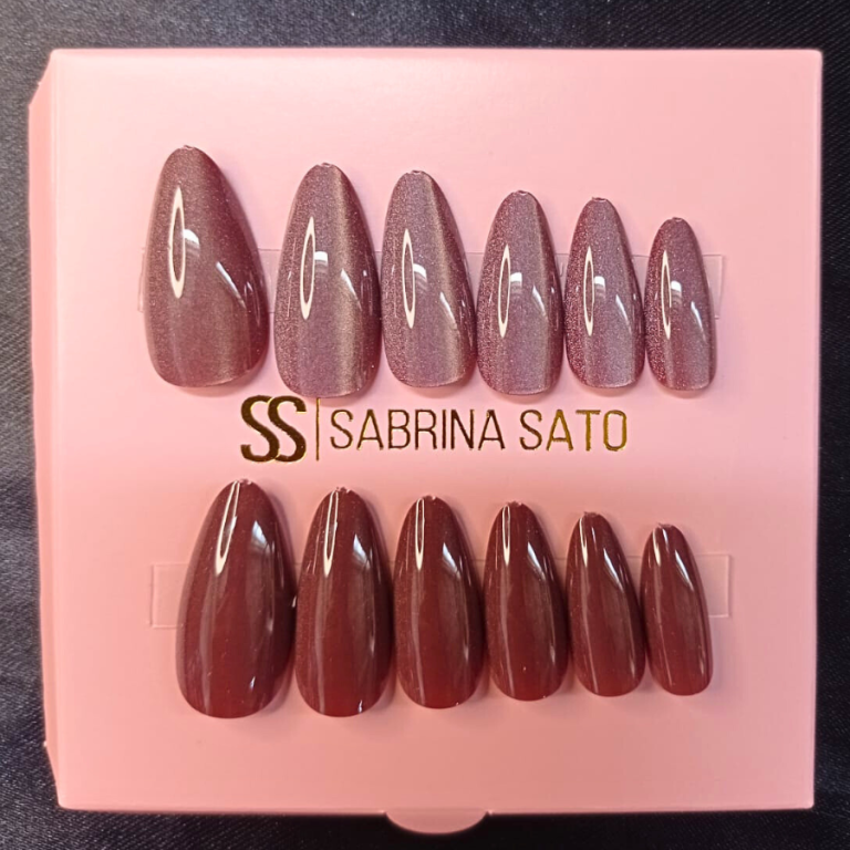 UNHA POSTIÇA AUTOCOLANTE AMENDOADA SABRINA SATO COM 12 UN