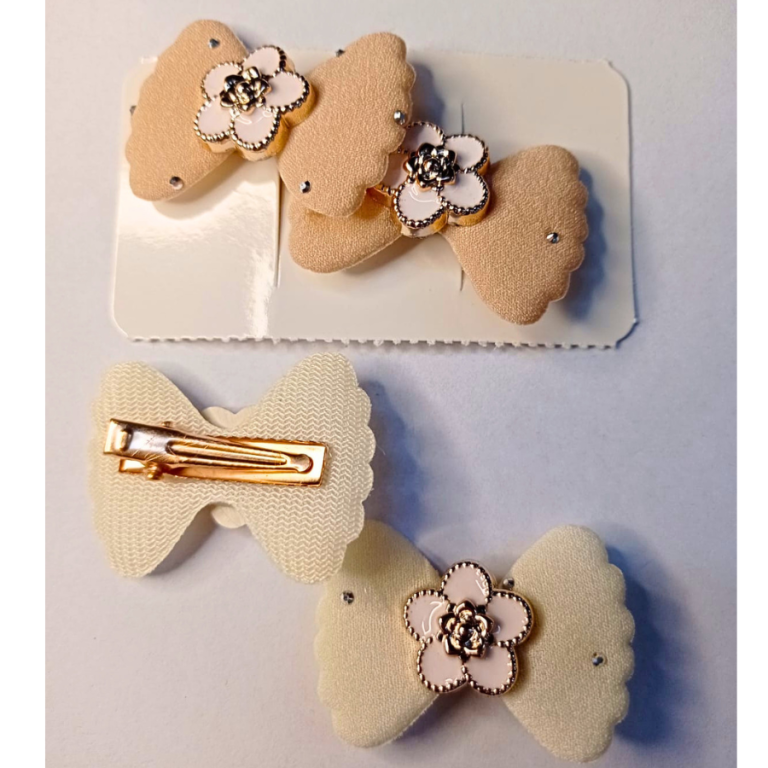 CARTELA PRESILHA COM 2 UN FLOR TECIDO 2 X 4,5 CM