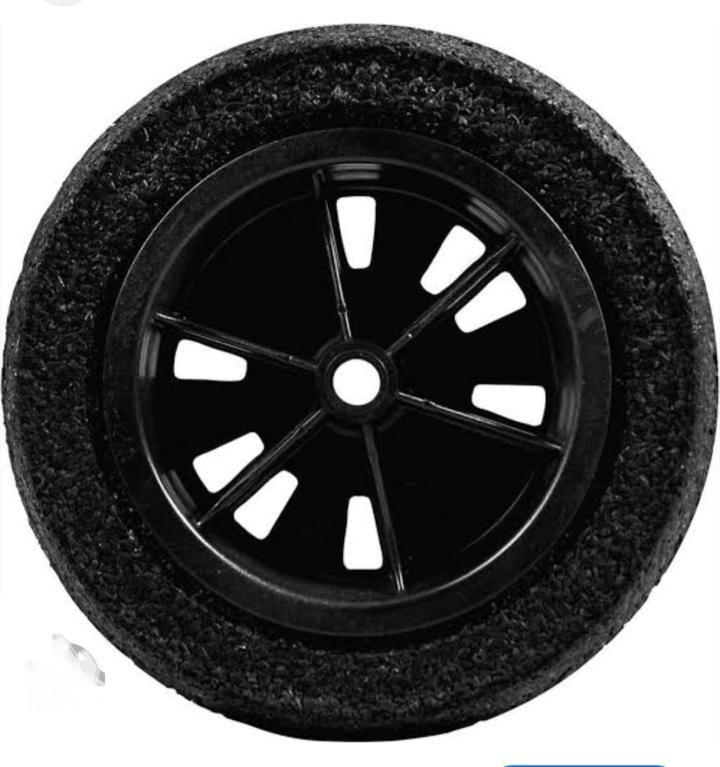 PNEU COMP. MACIO EM BORRACHA 3,25 X 8 X 3/4 (19MM) FORTE PRETO