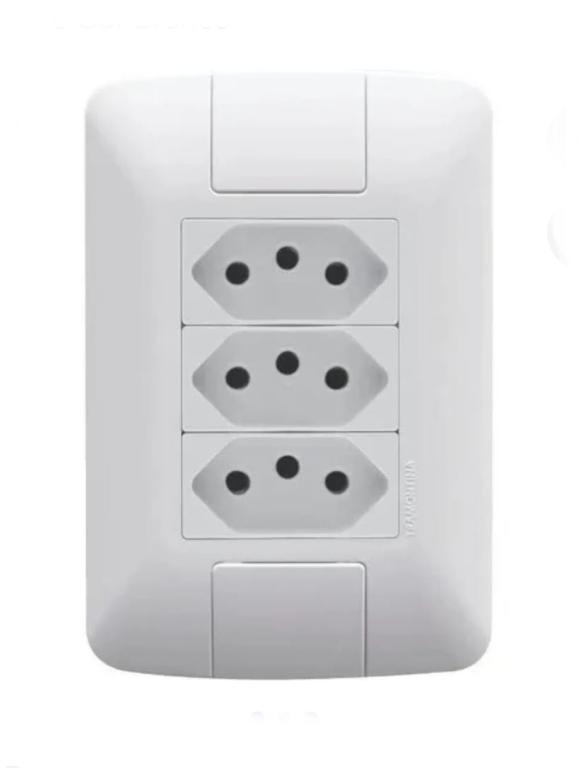 TOMADA 3 2P+T 10A/250V ARIA BRANCO