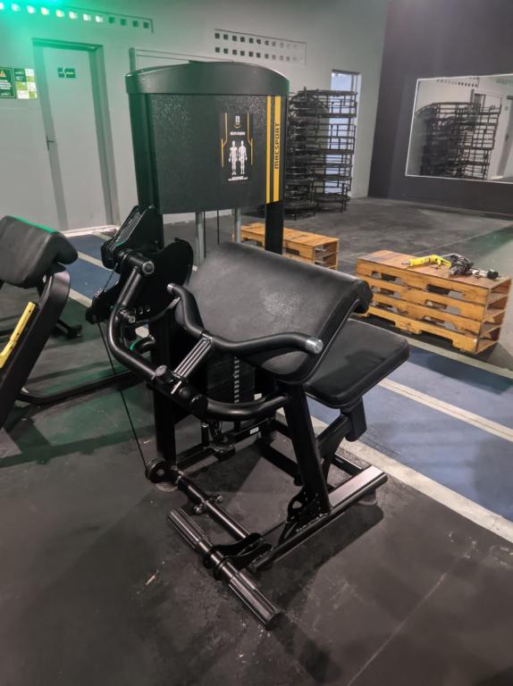 Bíceps Máquina (60 KG)