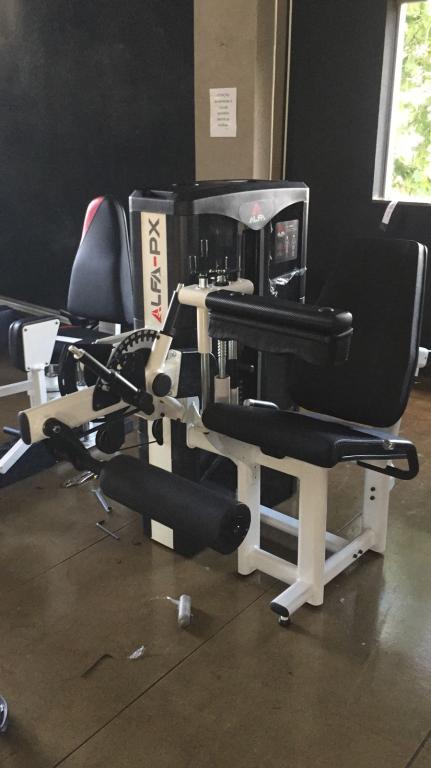 Extensora c/ Flexora Sentada (100 KG)