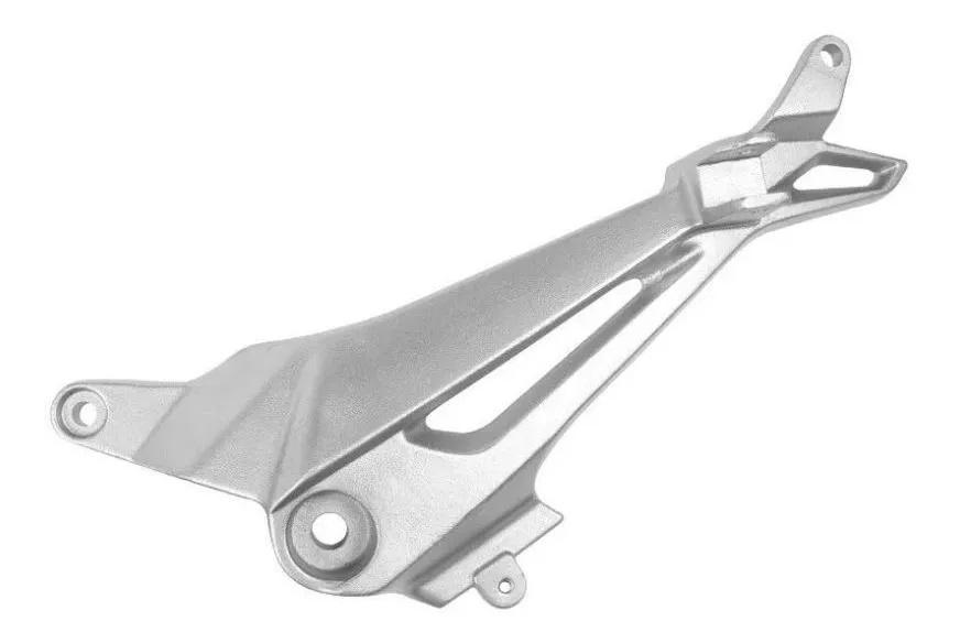 SUPORTE PEDALEIRA TRAS DIR TITAN150 ESD/EX 14/FAN150 14-15/CAARGO150 ES 14/START150 15