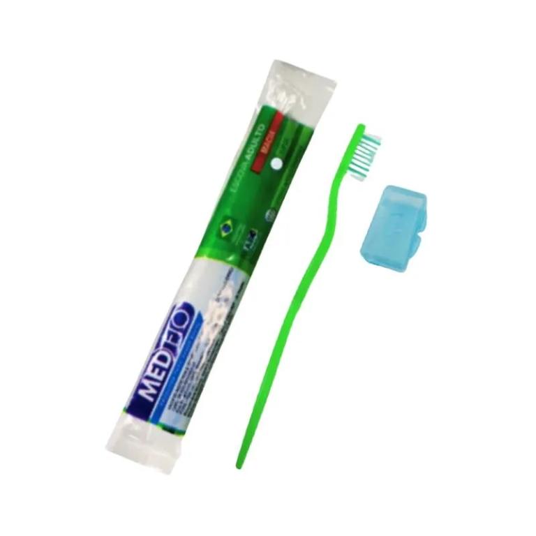 Escova Dental Adulto Macia + Protetor de Cerdas - Medfio