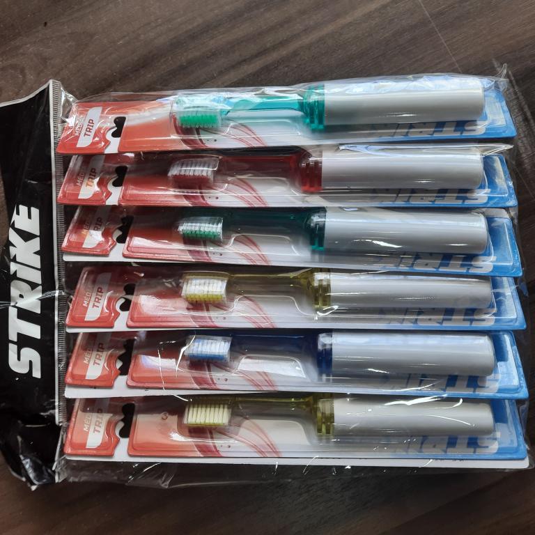 ESCOVA DE DENTE PARA VIAGEM STRIKE 12x1