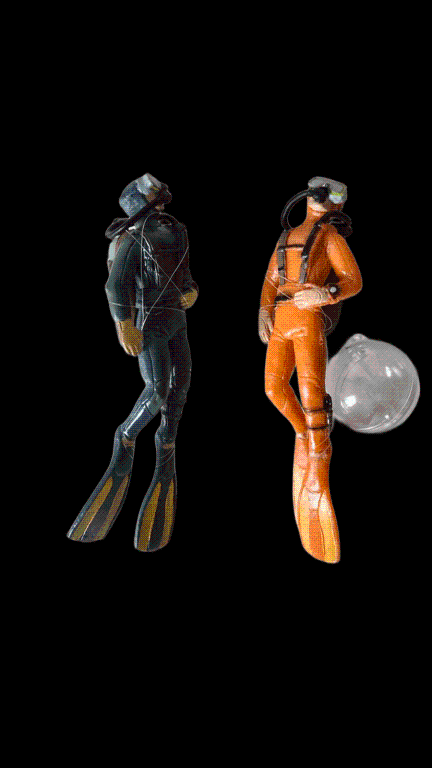 ENFEITE FLUTUANTE MERGULHADOR NADANDO COM BOIA CORES VARIADAS