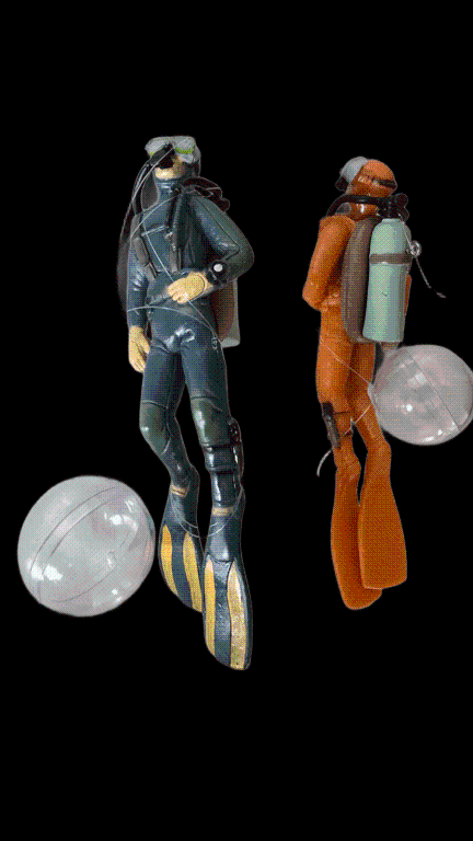 ENFEITE FLUTUANTE MERGULHADOR NADANDO COM BOIA CORES VARIADAS