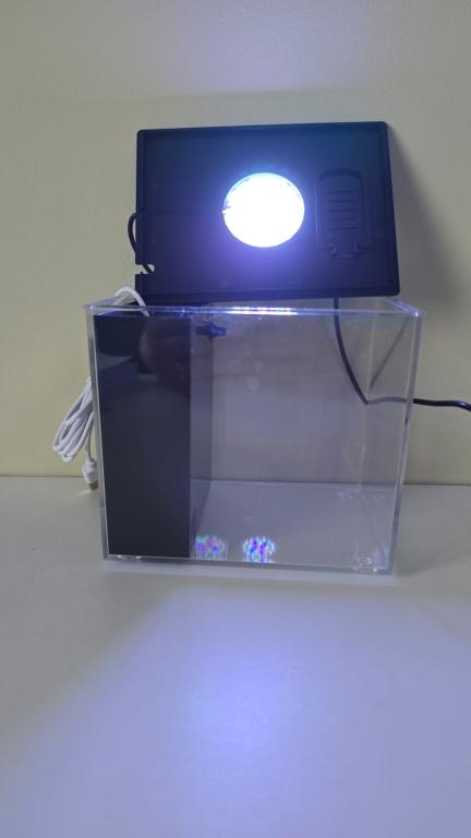 AQUARIO MINI TANK 1 COR PRETA BI-VOLT USB FILTRO + LED