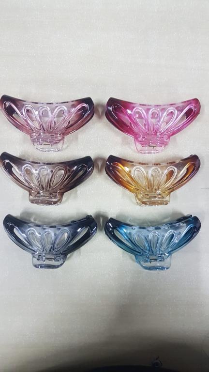 PRESILHA PIRANHA DE CABELO GRANDE