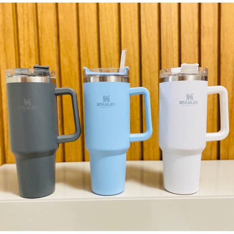 Caneca Térmica Stanley Adventure Travel Quencher - 1,18L LANÇAMENTO