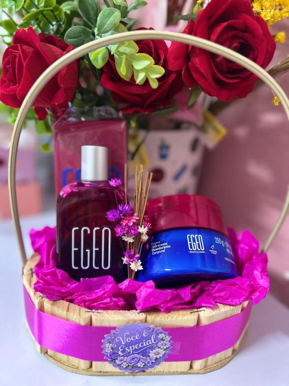 CESTA PRESENTE EGEO DOLCE
