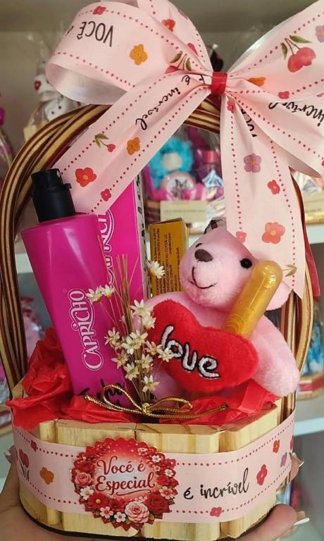 CESTA PRESENTE CAPRICHO