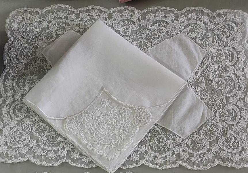 Lugar americano retangular rendado 35x50 com guardanapo 45x45 Branco