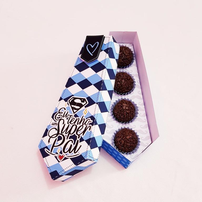 CAIXA GRAVATA P/BRIGADEIROS