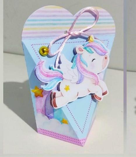 CX CORAÇÃO UNICORNIO EM CAMADAS + FIO