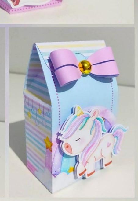 CX RETANGULAR UNICORNIO EM CAMADAS+LAÇO