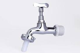 TORNEIRA 1/2 X 3/4 CURTA CROMADA COM BUCHA 1128