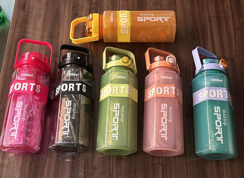 Kit Com 3 Garrafas Coloridas 2 Litros + 900ML + 400 ML