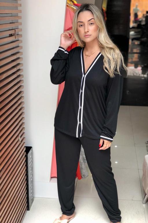 510 PIJAMA LONGO BLOGUEIRA ABERTO DE BOTAO LISO - PRETO